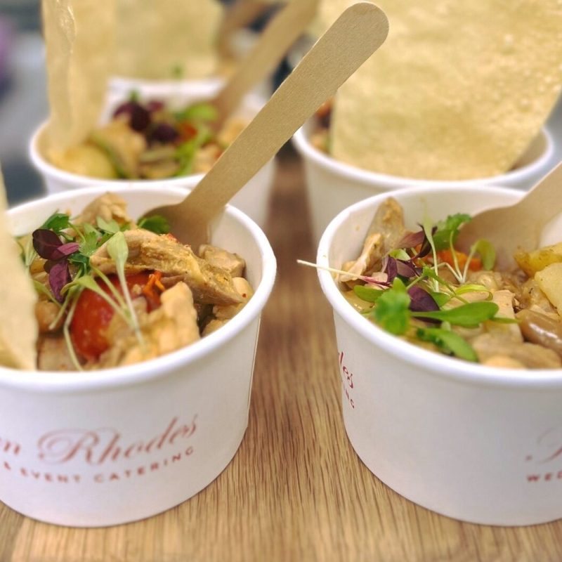 Mini curry pots with poppadoms